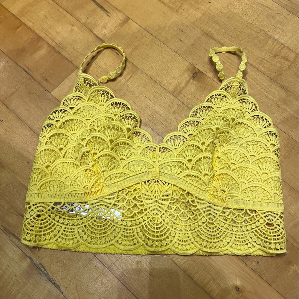 Free People Lace Bra Top Tank Smocked Cropped Boho Pal Beach Malibu LA Coastal M